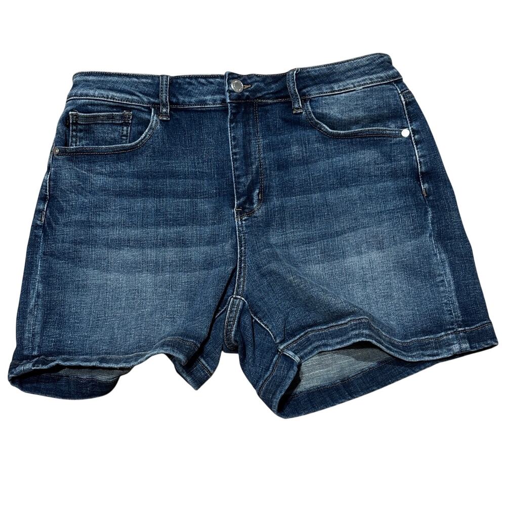 Judy Blue Mid Rise Medium Wash Denim Shorts Women's 1XL Stretchy W32 L4